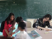 Tin tức - 4 cô giáo thực tập "nổi như cồn" bị chụp lén: Trẻ như học sinh, ngủ gật vẫn thần thái