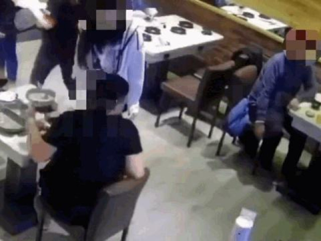 Clip Eva - Clip: Bạn gái bị trêu ghẹo, thanh niên mang dao "xử" đối thủ và cái kết