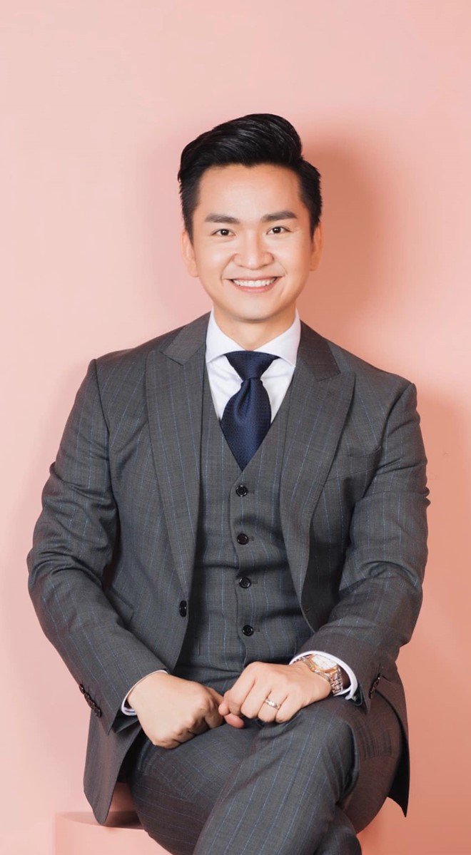 Nam MC từng bị người yêu đòi chia tay lúc mắc bệnh, giờ hạnh phúc bên vợ giấu kín - 3