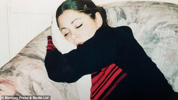 Người phụ nữ mắc căn bệnh cứ thấy nam giới đẹp trai, hấp dẫn liền ngã khuỵu - 2