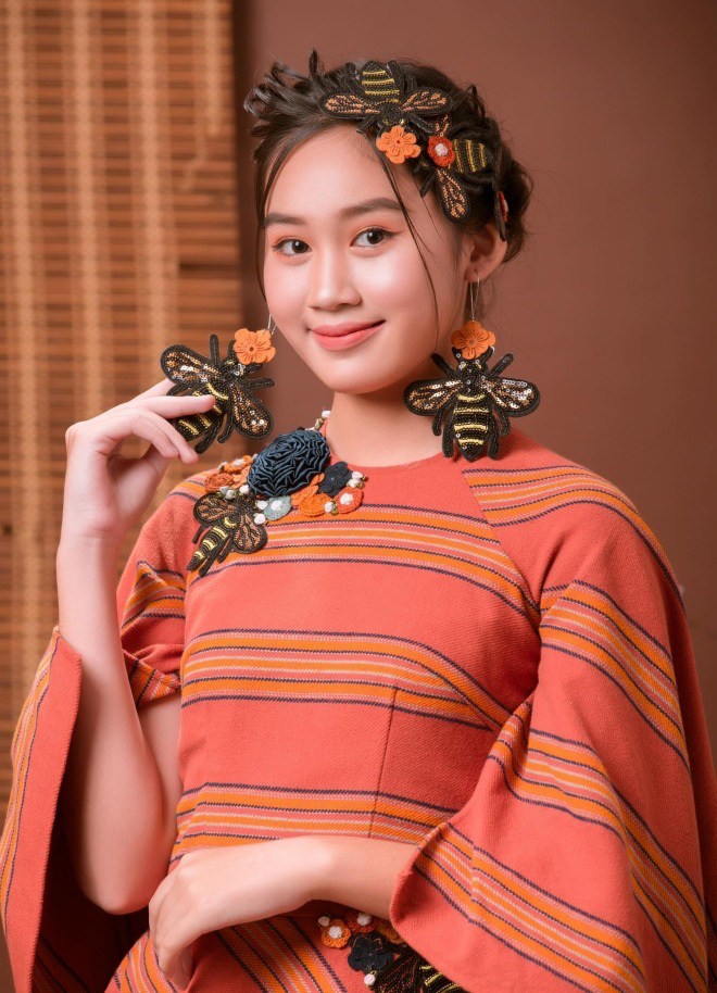 Cô bé 13 tuổi cao 1m64 được ví bản sao Hoa hậu Việt Nam Đặng Thu Thảo - 1
