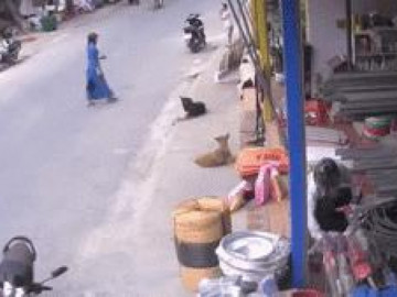 Cô gái gặp tai nạn đau đớn vì áo chống nắng