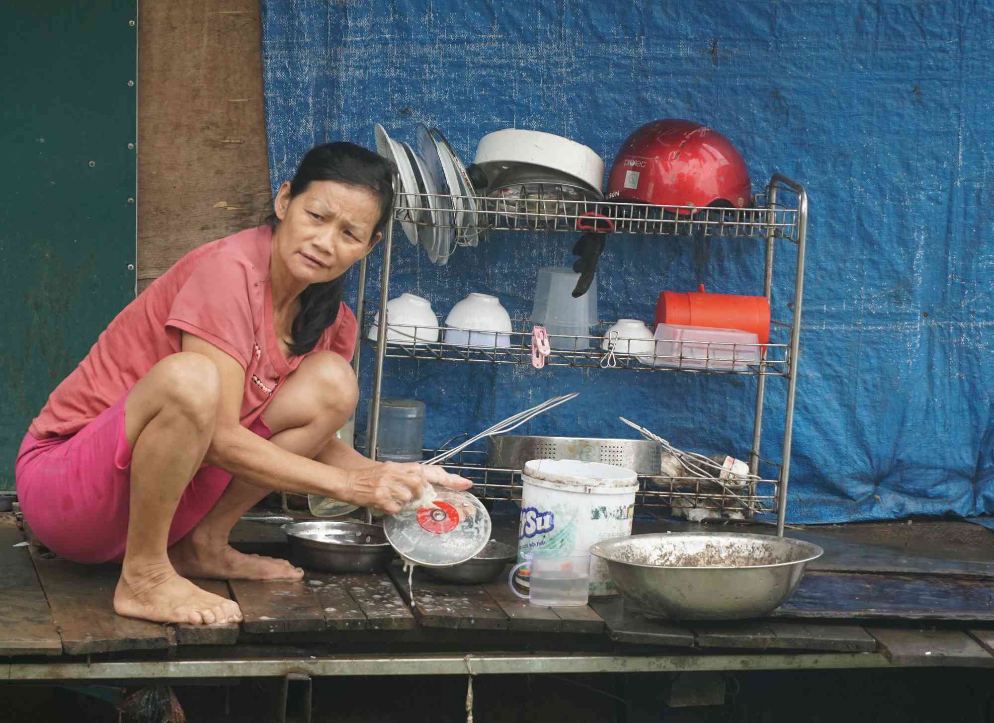 Cuộc sống cùng cực của dân xóm chài Hà Nội và nỗi lo quy hoạch - 2