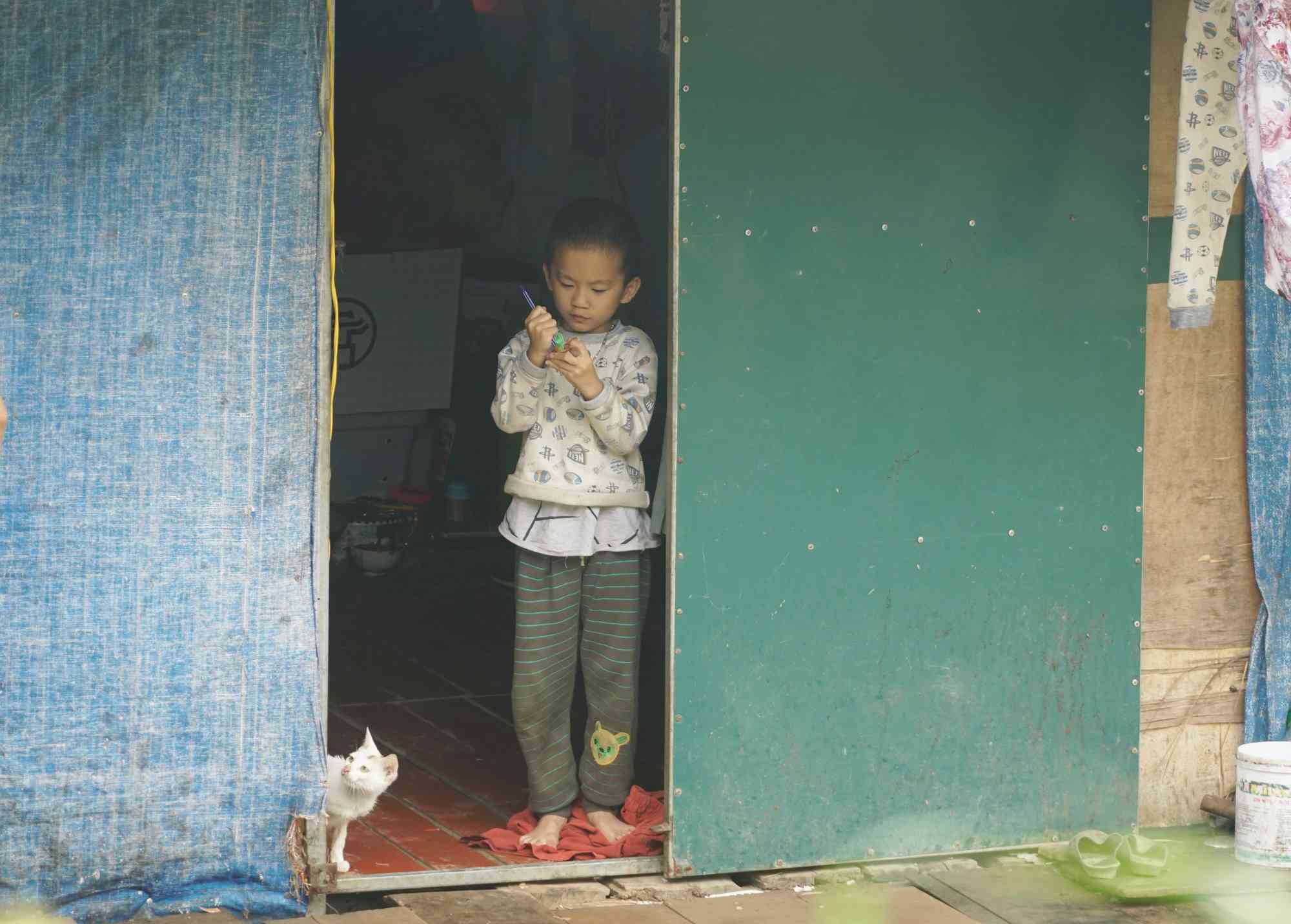 Cuộc sống cùng cực của dân xóm chài Hà Nội và nỗi lo quy hoạch - 3