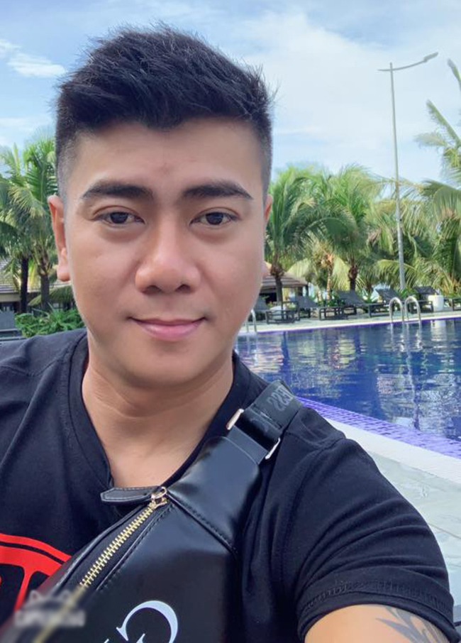 Ca sĩ hát hội chợ trở thành amp;#34;đại gia nghìn tỷamp;#34; nức tiếng miền Tây khiến dân mạng ngỡ ngàng - 2