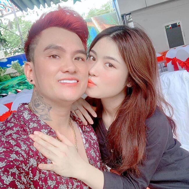 Ca sĩ hát hội chợ trở thành amp;#34;đại gia nghìn tỷamp;#34; nức tiếng miền Tây khiến dân mạng ngỡ ngàng - 23