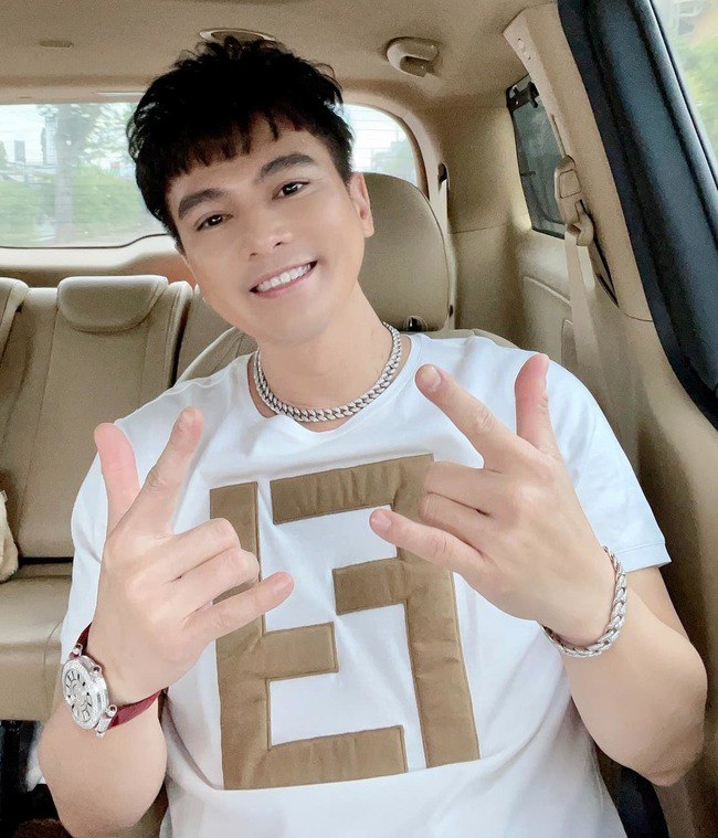 Ca sĩ hát hội chợ trở thành amp;#34;đại gia nghìn tỷamp;#34; nức tiếng miền Tây khiến dân mạng ngỡ ngàng - 29