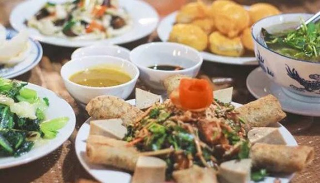 7 đặc sản nổi tiếng xứ Huế, có món du khách chỉ có thể thưởng thức ở nơi này - 3