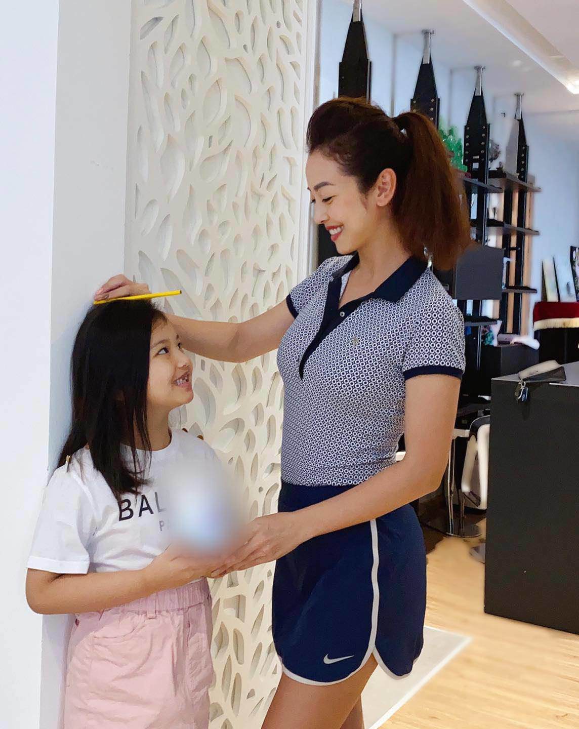 Jennifer Phạm khoe clip nhảy cùng con gái lớn, cô bé phổng phao gương mặt hút ánh nhìn - 9