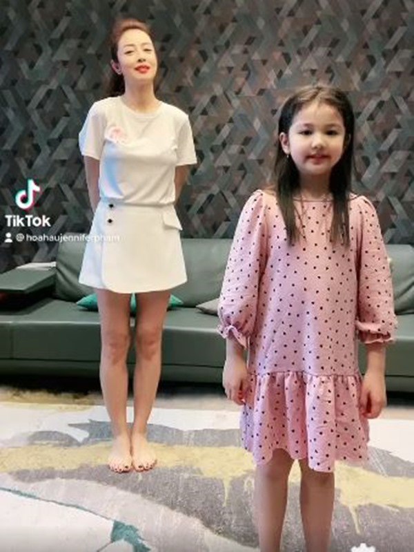Jennifer Phạm khoe clip nhảy cùng con gái lớn, cô bé phổng phao gương mặt hút ánh nhìn - 4