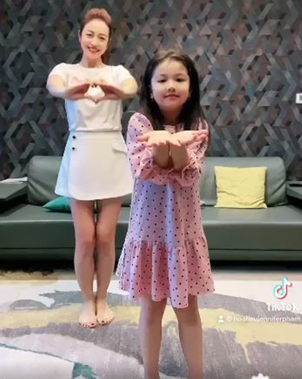 Jennifer Phạm khoe clip nhảy cùng con gái lớn, cô bé phổng phao gương mặt hút ánh nhìn - 6