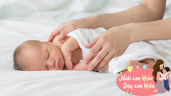 Tư thế ngủ tiết lộ tính cách khác biệt của trẻ, mẹ cần đặc biệt lưu tâm kiểu thứ 2 - 7