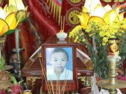 Tin tức - Đau xót tiễn đưa cháu bé tử vong vì uống nhầm thuốc diệt chuột