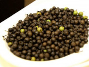 Xem ăn chơi - Loại quả xưa mọc dại, ít người biết đến, giờ thành đặc sản được "săn lùng" với giá 300.000/kg