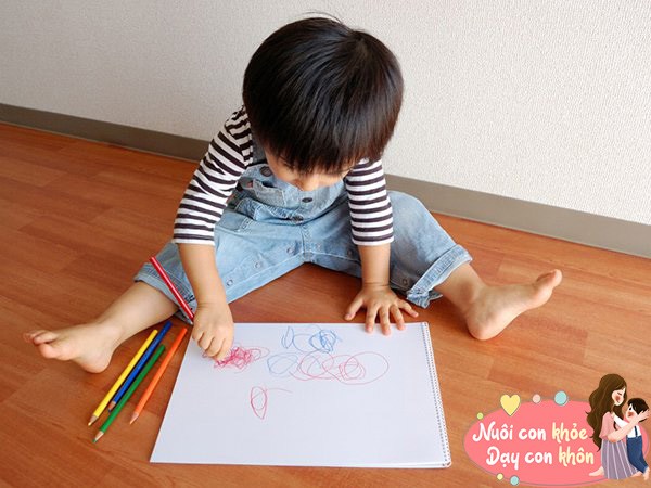Vẽ cũng là một hình thức rèn luyện sự khéo léo, linh hoạt của các ngón tay hiệu quả.