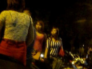 Tin tức - Phố “đèn đỏ” Cố Thổ nhộn nhịp giữa mùa dịch: Các anh yên tâm, bọn em tiêm hết cả rồi