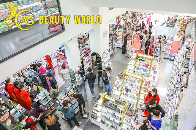 Giới trẻ háo hức săn sale mỹ phẩm ngày đầu năm mới tại AB Beauty World Nguyễn Gia Trí - 5