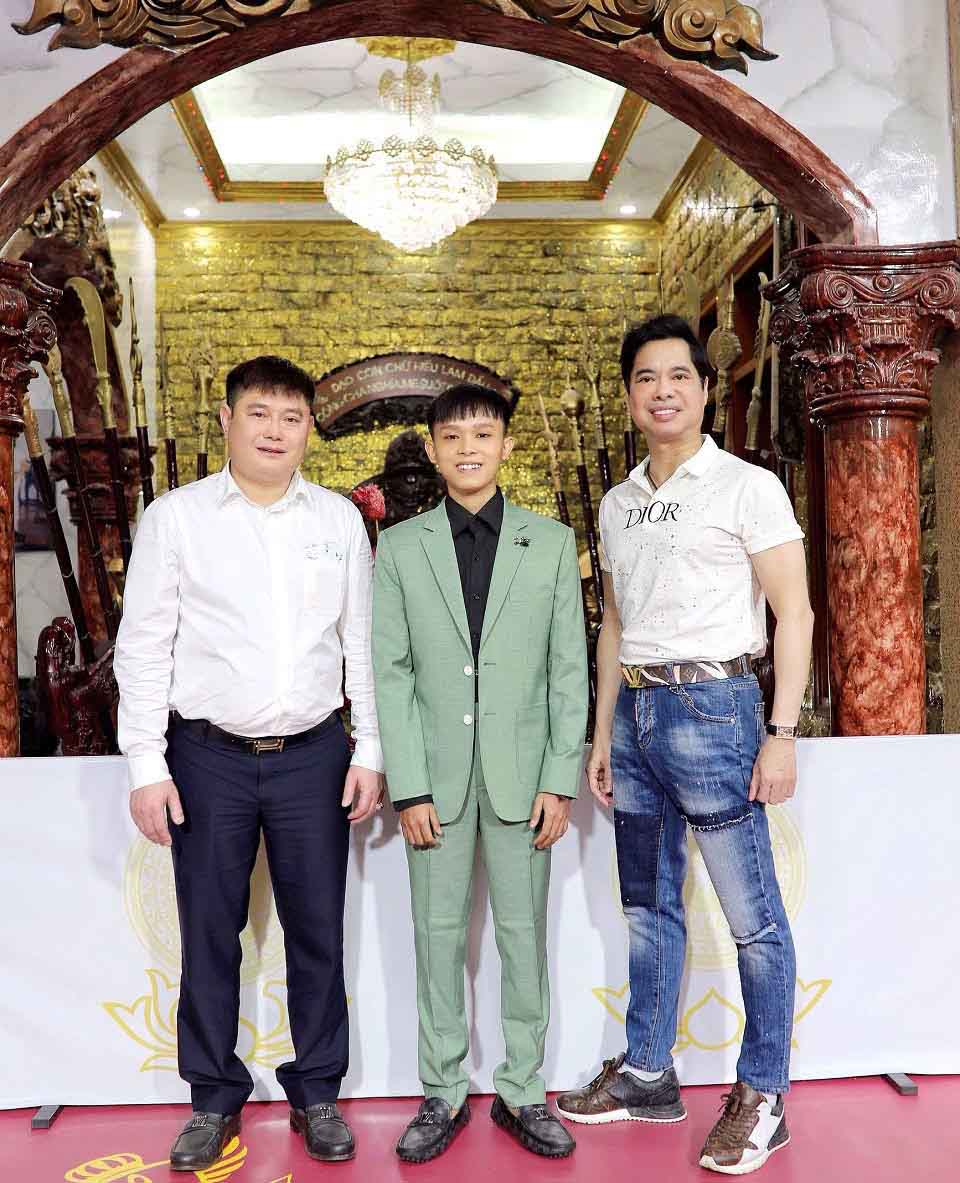 Ngọc Sơn, bầu Thụy chính thức nâng đỡ Hồ Văn Cường.