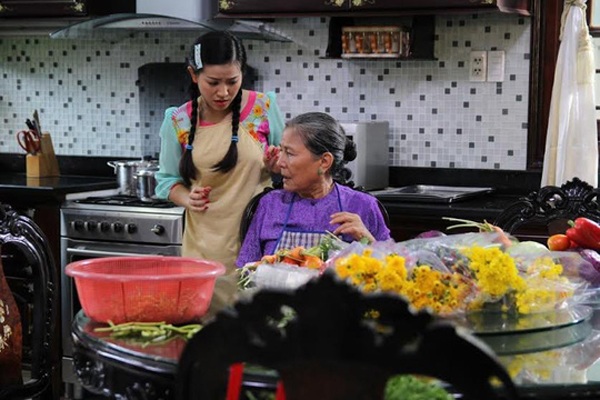 NSƯT Lê Thiện quen mặt trên truyền hình nhờ vai bà nội.