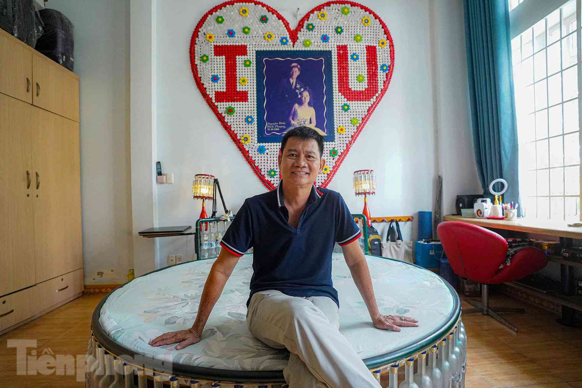 Chủ nhân ngôi nhà chai lọ với bài học tái chế, bảo vệ môi trường - 7