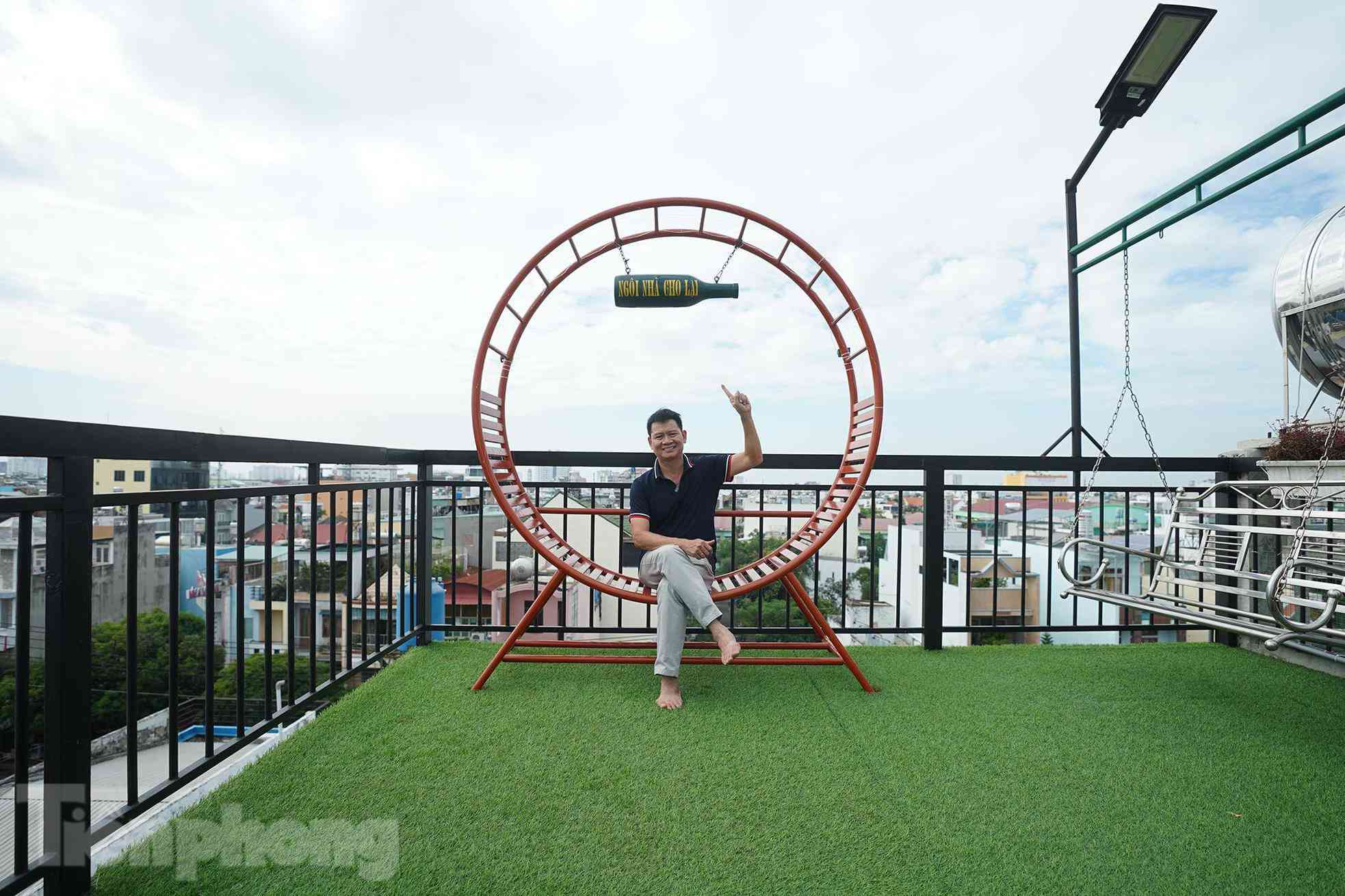 Chủ nhân ngôi nhà chai lọ với bài học tái chế, bảo vệ môi trường - 17