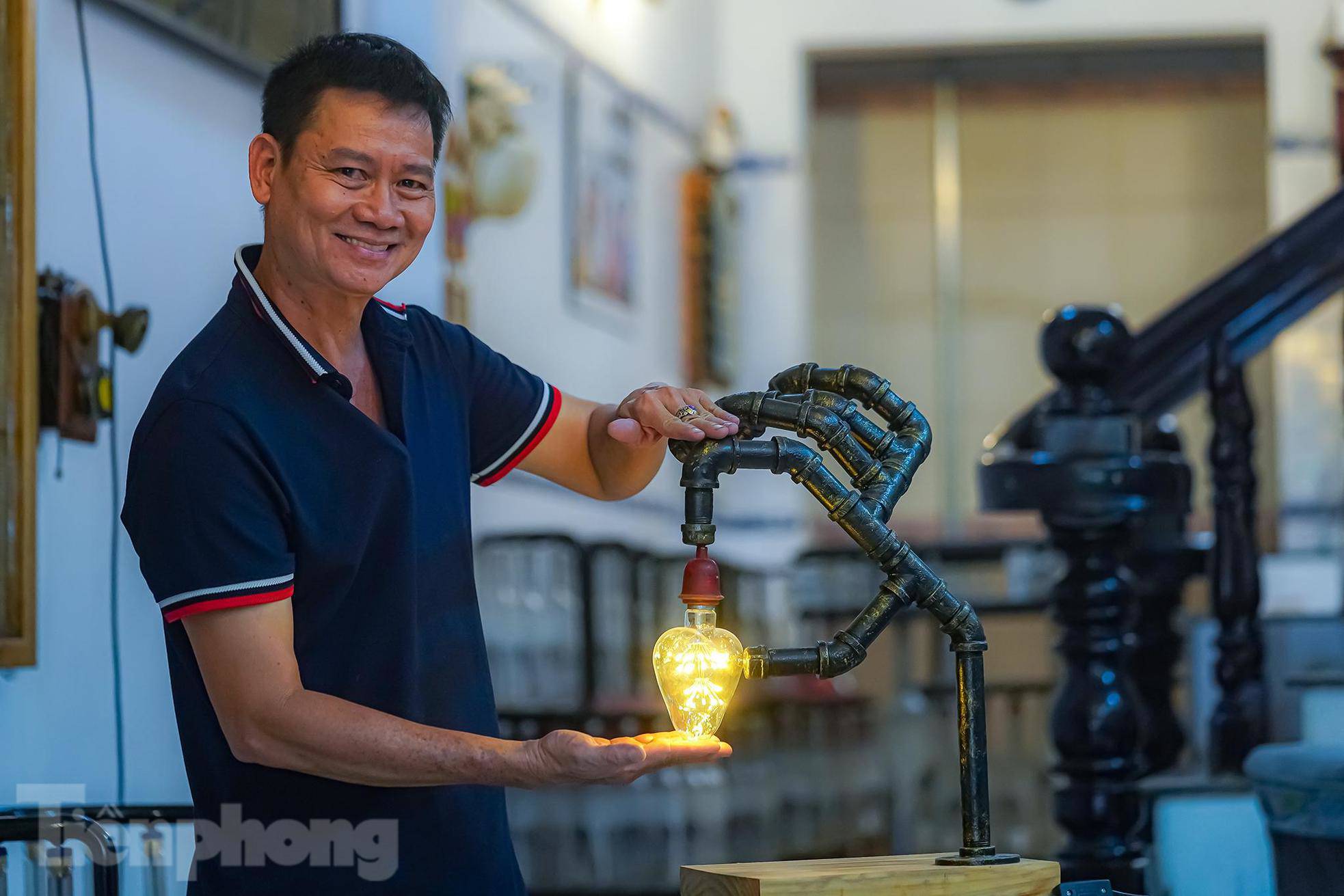 Chủ nhân ngôi nhà chai lọ với bài học tái chế, bảo vệ môi trường - 15