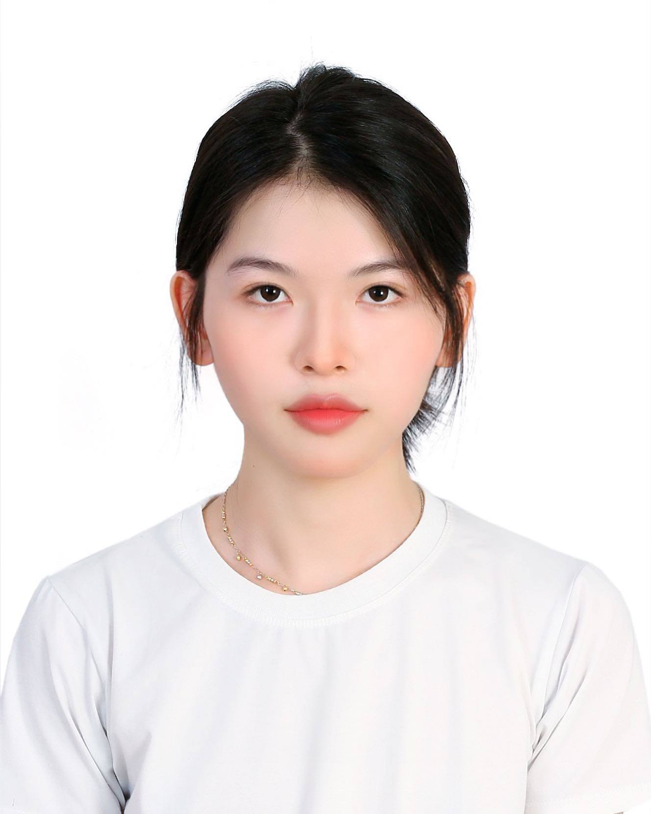 Ảnh thẻ cũng rất đẹp và nổi bật