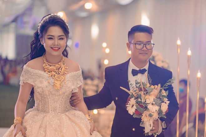 Cô dâu Quế Anh và chú rể Phước Duy.