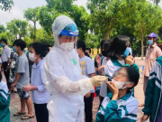 Tin tức - COVID-19 5/1: Nhiều học sinh tiểu học dương tính SARS-CoV-2, thần tốc xét nghiệm toàn trường
