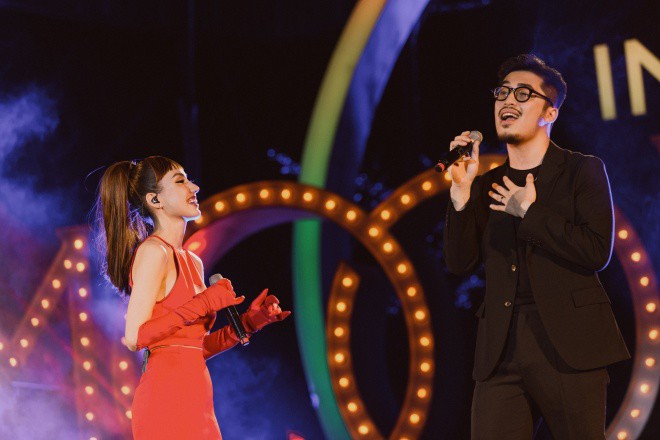 Bộ đôi GiGi Hương Giang - Vũ.