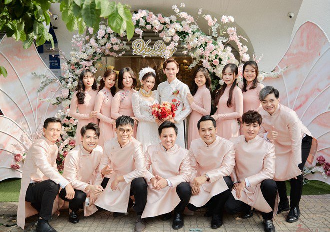 Soái ca làng hài Huỳnh Quý làm lễ đính hôn vào tháng 12 vừa qua.