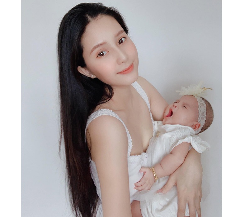 Thiên An đã sinh con đầu lòng và mạnh mẽ làm mẹ đơn thân. Cô nàng hiện nhận được rất nhiều sự chở che từ dư luận.
