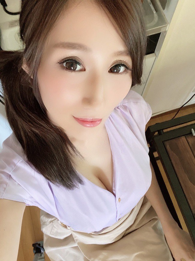 Nữ y tá Nhật Bản tự tin với hình thể đẹp, bỏ nghề đi đóng phim - 10