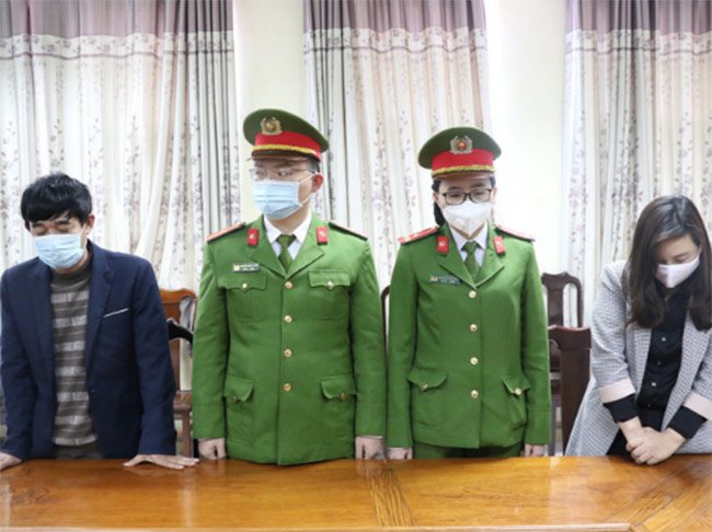 Hải và Diễn tại cơ quan điều tra (Ảnh Công an Hà Tĩnh)