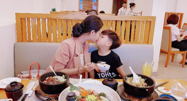 Mỹ nhân VTV được Việt Anh, Huỳnh Anh yêu: Làm mẹ đơn thân, kinh tế nuôi con dư dả - 4