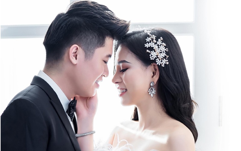 Cuối năm 2018, đám cưới “bạc tỷ” của cô dâu Thúy Trà và chú rể Tuấn Anh diễn ra tại quảng trường Khu đô thị Hồ Sương Rồng (TP.Thái Nguyên, Thái Nguyên) đã thu hút sự quan tâm lớn từ dư luận.
