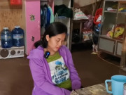 Tin tức - Mẹ đơn thân đẻ 5 con với 5 người đàn ông khác nhau: "Dứt ruột" trao con cho người khác