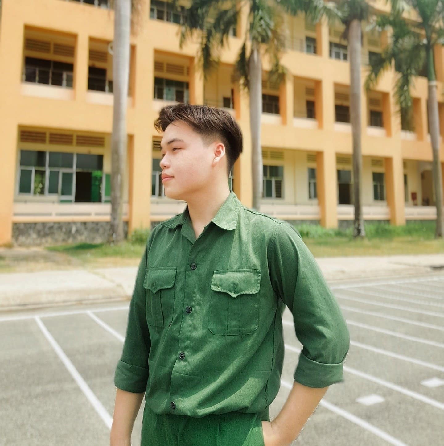 Nhật tham gia khóa đào tạo Quốc phòng an ninh vào năm nhất đại học. Ảnh FB nhân vật
