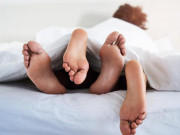 Sức khỏe - Xoa dầu kích thích "cậu nhỏ", người đàn ông phải vào viện, bạn gái cũng gặp tình trạng oái oăm