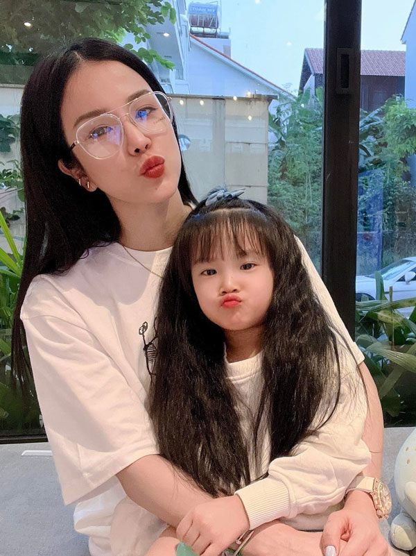 Con gái Diệp Lâm Anh diện mạo giống ba, phong cách thời trang giống mẹ »  Báo Phụ Nữ Việt Nam