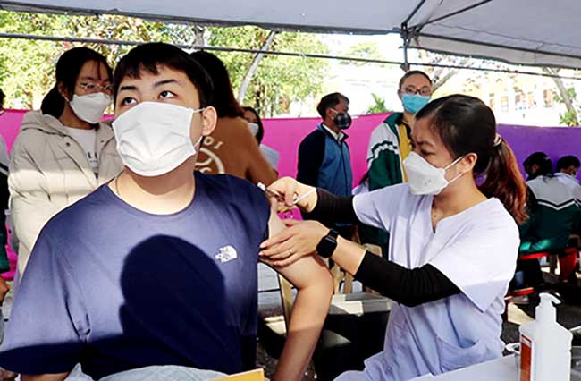 Công tác tiêm vắc-xin phòng Covid-19 vẫn đang được đẩy nhanh tại tỉnh Thanh Hóa.