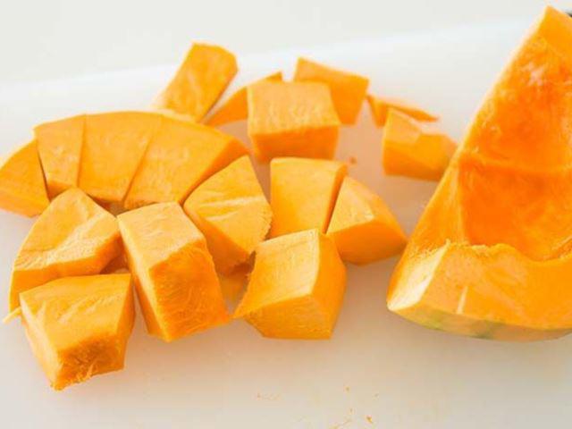 4 Cách nấu cháo tôm bí đỏ cho bé ăn dặm đơn giản mà cực ngon - 4