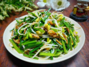 Bếp Eva - Hai rau này xào chung dưỡng ẩm làm da hết khô ngứa mùa đông, lại ngon bất ngờ