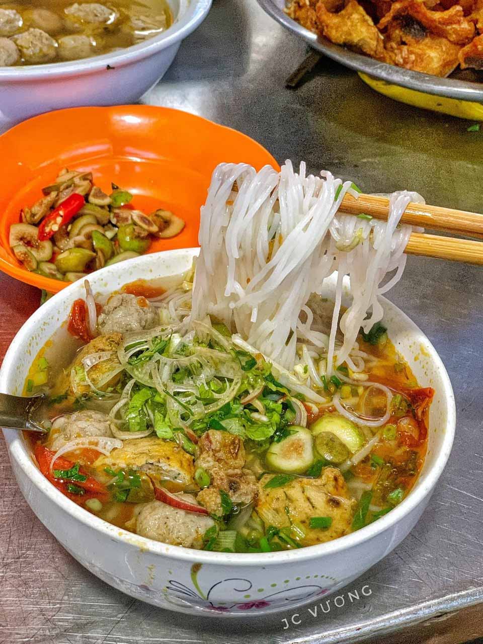 Món bún “nhà nghèo” đặc sản chỉ có ở Nam Định, ăn là mê, ngày bán hơn 1000 bát - 4