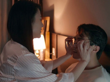 Anh Có Phải Đàn Ông Không: Việt Hoa giục chồng mặn nồng cho kịp giờ thầy phán, mong có con