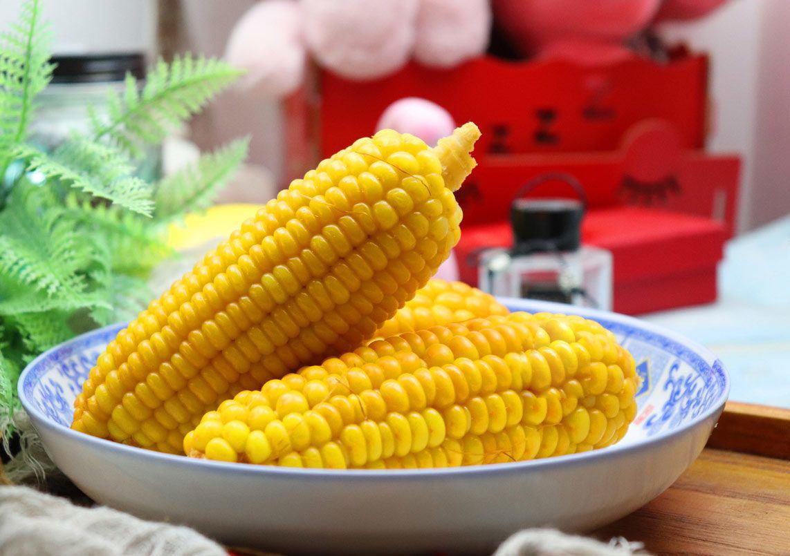 Boil corn without adding sugar, adding this makes the corn softer and sweeter, not everyone knows - 1