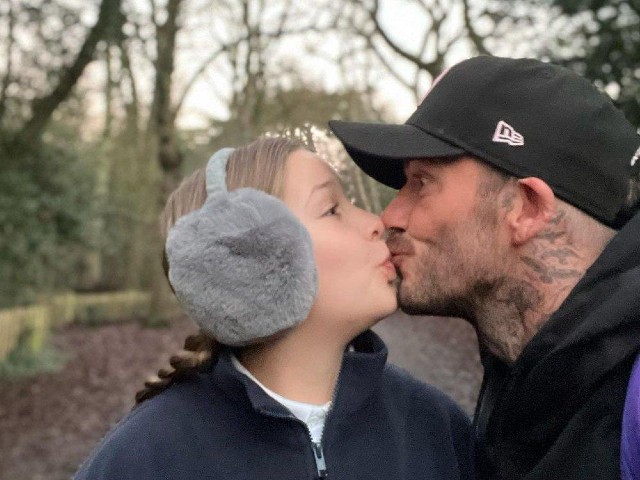 Bị chỉ trích vì hôn môi con gái tuổi dậy thì quá nhiều, David Beckham trả lời gây sốc - 1
