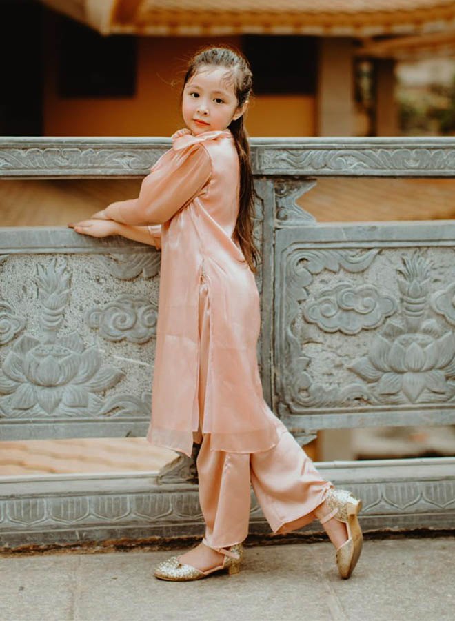 Không nhận ra con gái Elly Trần Cadie Mộc Trà, 7 tuổi đã như Hoa hậu tương lai - 7