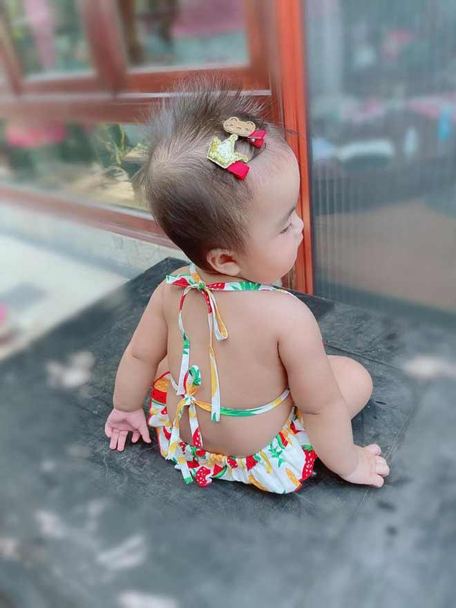 Đọ dáng siêu mẫu với bikini: Con Hồ Ngọc Hà mặt xinh, chân dài, con Võ Hạ Trâm mỡ màng - 17