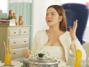 Giải trí - Lý Nhã Kỳ chia sẻ về "lãnh cung" 26 căn hộ, có tài xế đầu bếp riêng, Rolls-Royce đưa đón